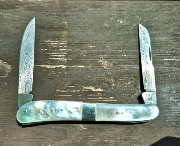 4 1/4" Half Congress Knife, Genuine Nice MOP Handles, Damascus 4 1/4" Half Congress Knife, Genuine Nice MOP Handles, Damascus