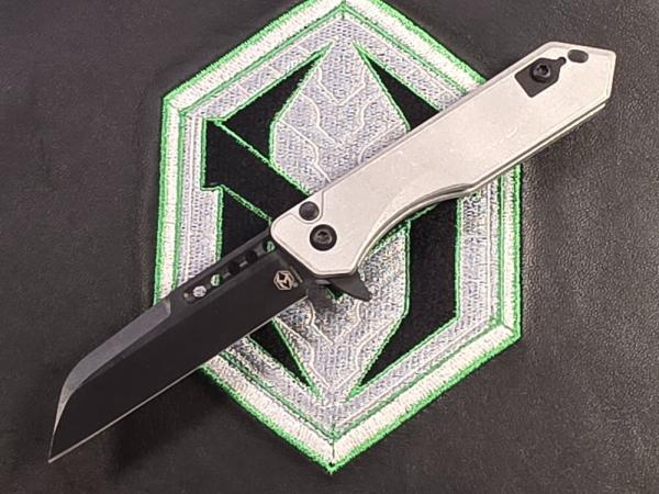 Heretic Jinn Button Lock Flipper Battle Black MagnaCut Blizzard Worn Chassis Heretic Jinn Button Lock Flipper Battle Black MagnaCut Blizzard Worn Chassis