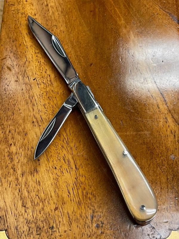 Taylor's Eye Witness Gentlemen's Clip Barlow, Clip/Pen blades with Ram's Horn covers Taylor's Eye Witness Gentlemen's Clip Barlow, Clip/Pen blades with Ram's Horn covers