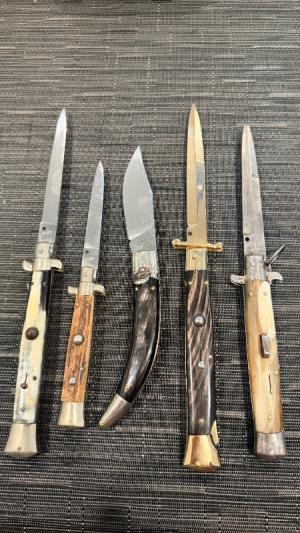 Batch of knives for a reseller