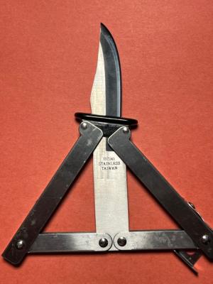 United UC241 paratrooper knife