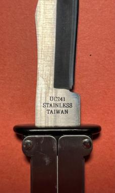 United UC241 paratrooper knife