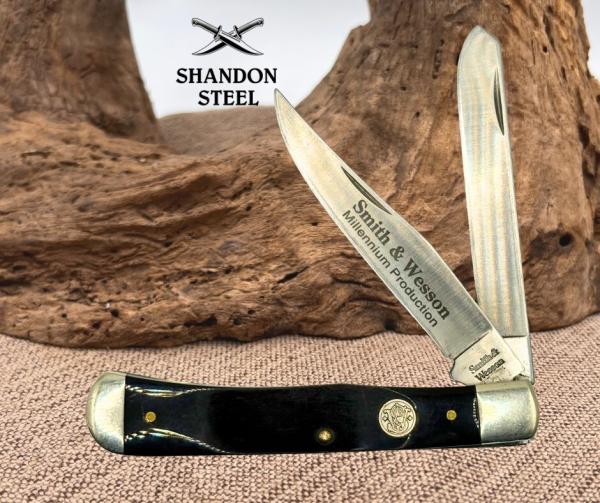 Smith & Wesson USA Vintage Buffalo Horn Handle Folding Trapper Pocket Knife -134 Smith & Wesson USA Vintage Buffalo Horn Handle Folding Trapper Pocket Knife -134