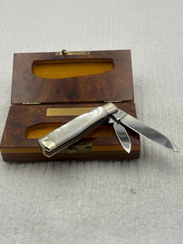 Taylor Cutlery Kingsport TN 1979 Vintage 2 Blade MOP Gunstock Pocket Knife Taylor Cutlery Kingsport TN 1979 Vintage 2 Blade MOP Gunstock Pocket Knife