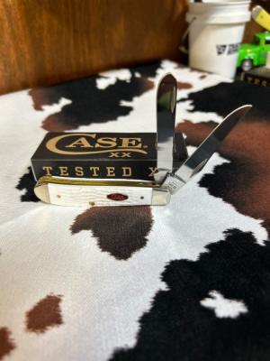Case sparxx white jig mini trapper