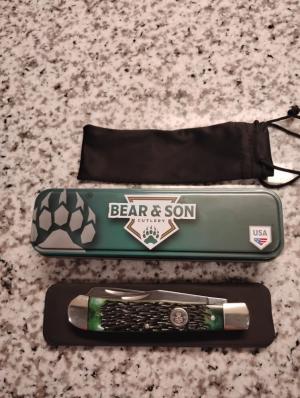 Bear amp Son Green Peach Seed Bone Large Trapper 