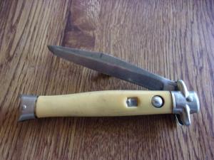 yellow shur snap fishtail auto knife