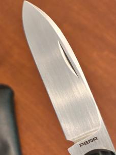 Enrique Peña Mini Zulu in Jigged Black Paper Micarta over Green G10 liners