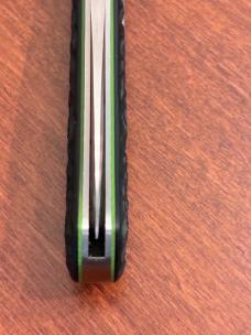 Enrique Peña Mini Zulu in Jigged Black Paper Micarta over Green G10 liners