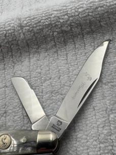 Hen & Rooster Bertram Cutlery Mustang 313-IQ/M Three Blade Stockman(140)