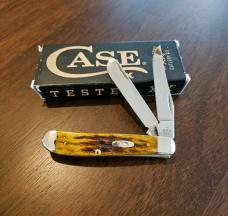 2025 Case XX Honeycomb Bone Heritage Jig mini-trapper
