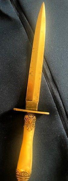 FANCY PEARL DIRK PRICE ?
