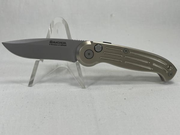 BOKER MAGNUM 01BO007 Silver Drop Point Folding Automatic BOKER MAGNUM 01BO007 Silver Drop Point Folding Automatic