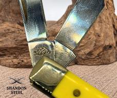 Case XX USA 2022 Yellow Synthetic 3225 1/2 Smooth Small Swell Center Jack Knife
