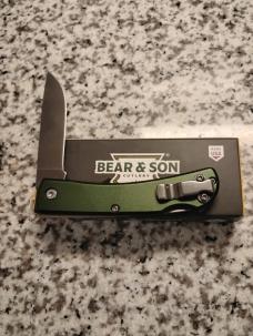 Bear & Son 137LOD St Patrick's Small Farmhand Lockback 