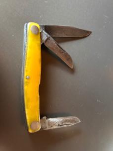 Antique KaBar Pocket Knife Yellow Scales