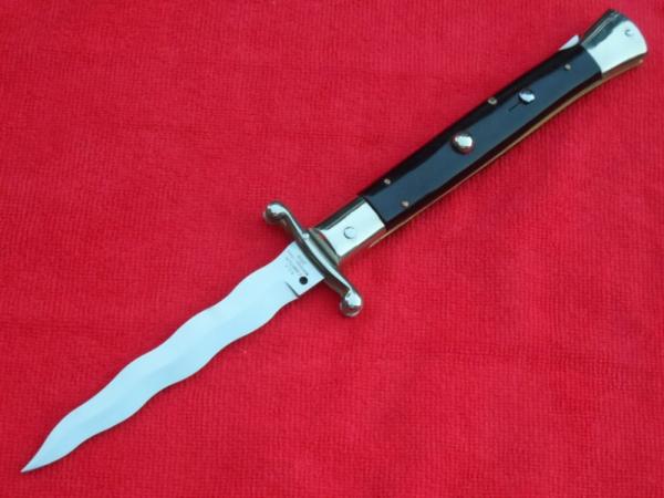 13" AGA/ R. Pascotto Blackhorn Kriss blade swinguard Limited Edition 2009 13" AGA/ R. Pascotto Blackhorn Kriss blade swinguard Limited Edition 2009