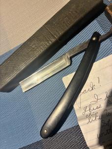 Two vintage razors with unique provenance 