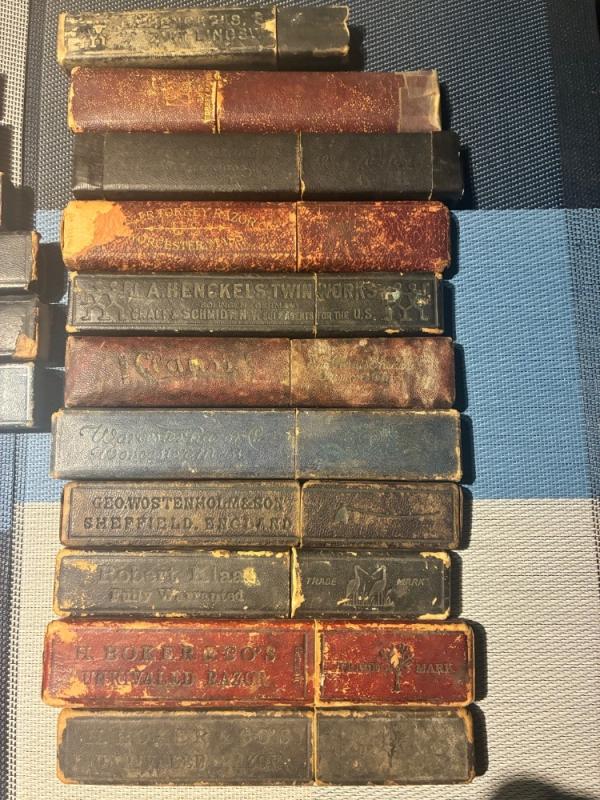 17 vintage razor boxes. Several Union Cutlery 17 vintage razor boxes. Several Union Cutlery