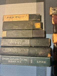 17 vintage razor boxes.  Several Union Cutlery