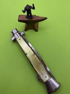 Vintage 15” Manual Italian Stiletto