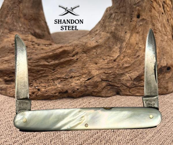 Graef & Schmidt Vintage Pearl Handle 2 Blade Carbon Pocket Knife Germany (171) Graef & Schmidt Vintage Pearl Handle 2 Blade Carbon Pocket Knife Germany (171)
