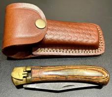 Hunter-Style Lever Lock, Damascus Steel Blade 
