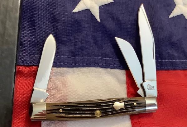 Queen *Dan Burke* 2007 Stockman (MDL# Burke 26) Pocket Knife w/ Beautiful Winter bottom Bone Handles Queen *Dan Burke* 2007 Stockman (MDL# Burke 26) Pocket Knife w/ Beautiful Winter bottom Bone Handles