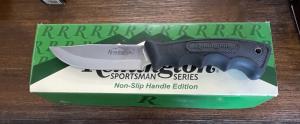 Remington Sportsman Non-Slip Fixed Skinner 4-14quot Blade Rubber Handle - R11503