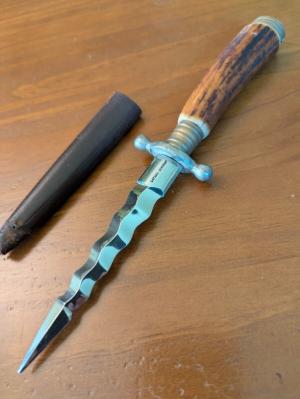 1960S GERMAN LATAMA KRIS DOUBLE EDGED STAG DAGGER 22CM875 INCH WITH SCABBARD 
