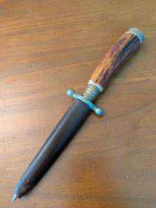 1960'S GERMAN LATAMA KRIS DOUBLE EDGED STAG DAGGER 22CM/8.75 INCH WITH SCABBARD 