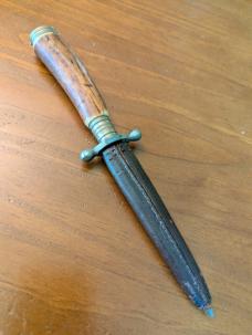 1960'S GERMAN LATAMA KRIS DOUBLE EDGED STAG DAGGER 22CM/8.75 INCH WITH SCABBARD 