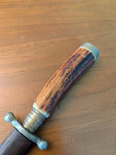 1960'S GERMAN LATAMA KRIS DOUBLE EDGED STAG DAGGER 22CM/8.75 INCH WITH SCABBARD 