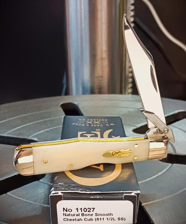 2026 Case XX Cheetah Cub 611 1/2 Natural Bone Smooth - Stainless Blade 2026 Case XX Cheetah Cub 611 1/2 Natural Bone Smooth - Stainless Blade