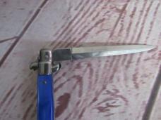Frank Beltrame 11" Italian Stiletto Blue Pearloid – Authentic Frank B