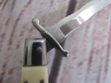 AKC Italian 9" Swinguard Automatic Stiletto - Sim Ivory - FREE SHIPPING!