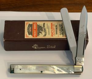 New In Original Box Schatt and Morgan Mother of Pearl Doctor with Spatula