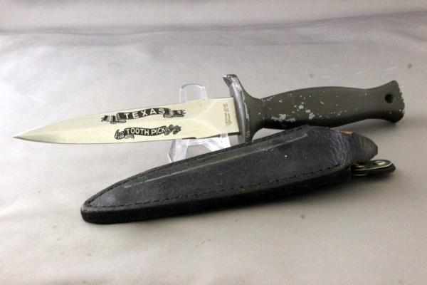 FROST CUTLERY (JAPAN) Boot Knife, Texas Toothpick Etch, Original Leather Sheath, Free Shipping FROST CUTLERY (JAPAN) Boot Knife, Texas Toothpick Etch, Original Leather Sheath, Free Shipping