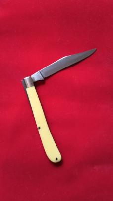 1974? Yellow synthetic barehead Slimline trapper