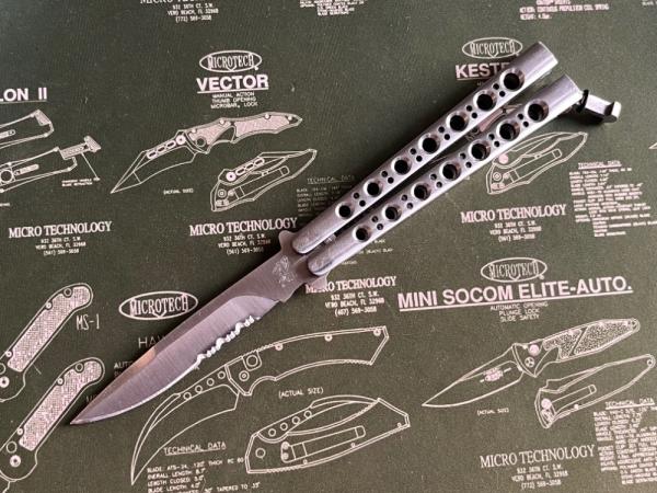 Benchmade model 45S 45 Serrated Bali-Song used Benchmade model 45S 45 Serrated Bali-Song used