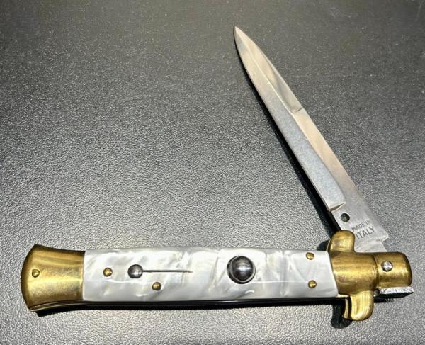 Vintage ‘90s Italian SKM 9” Pearlex Stiletto