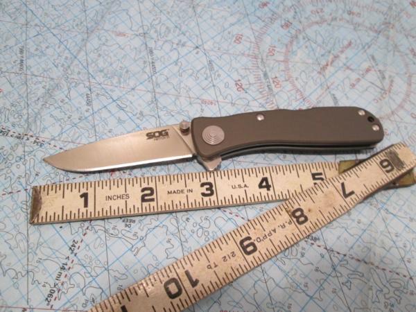 SOG TWITH ii Assisted Open Lockback Knife SOG TWITH ii Assisted Open Lockback Knife