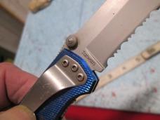 Modern GERBER One Hand Open Linerlock Blue Part Serrated Knife