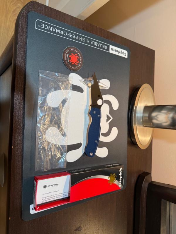 Spyderco Paramilitary 2 Compression Lock Knife Cobalt Blue G-10 (3.45" Satin) Spyderco Paramilitary 2 Compression Lock Knife Cobalt Blue G-10 (3.45" Satin)