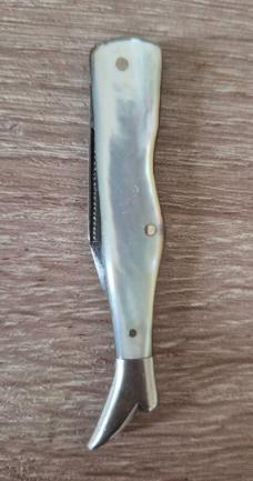 2 3/4" Rare Vintage J.R.Torrey Worcester Mass Lady Leg knife, Nice MOP Scales