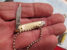 Tiny 1.5" Chain Single Blade Knife 
