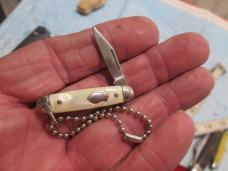 Tiny 1.5" Chain Single Blade Knife 