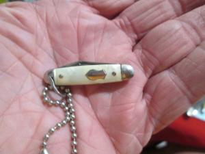 Tiny 15quot Chain Single Blade Knife 