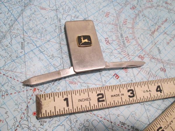 VTG ANVIL Money Clip Grooming Knife JOHN DEERE logo VTG ANVIL Money Clip Grooming Knife JOHN DEERE logo