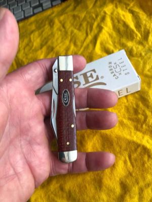 Case Dark Red Burlap Micarta Smooth Cheetah Cub